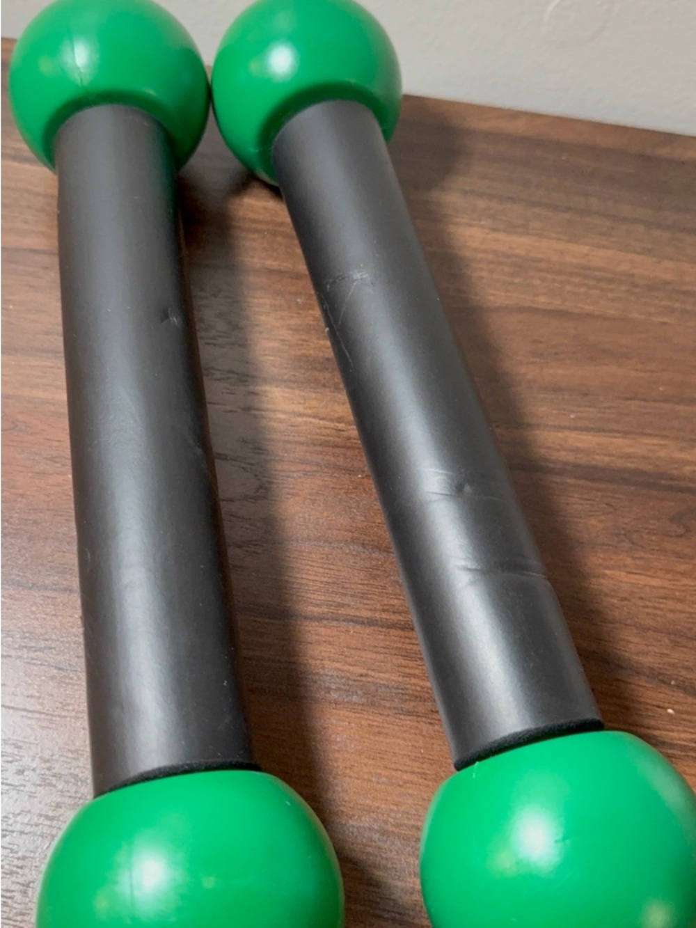 Zumba Toning Sticks 1lb Set Green Black Weights - Picture 2 of 2